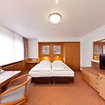 Boulevard Hotel