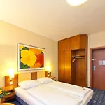 Boulevard Hotel