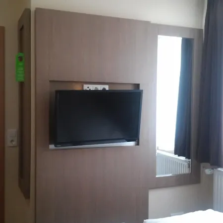 Boulevard Hotel